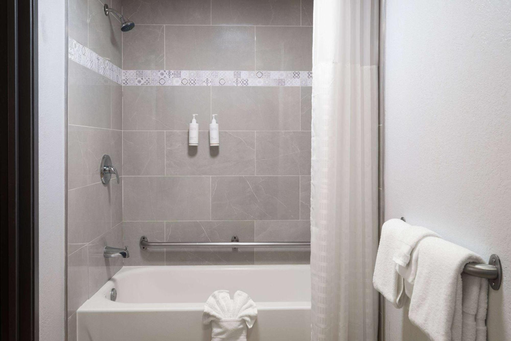 Days Inn By Wyndham Columbus Worthington Eksteriør billede